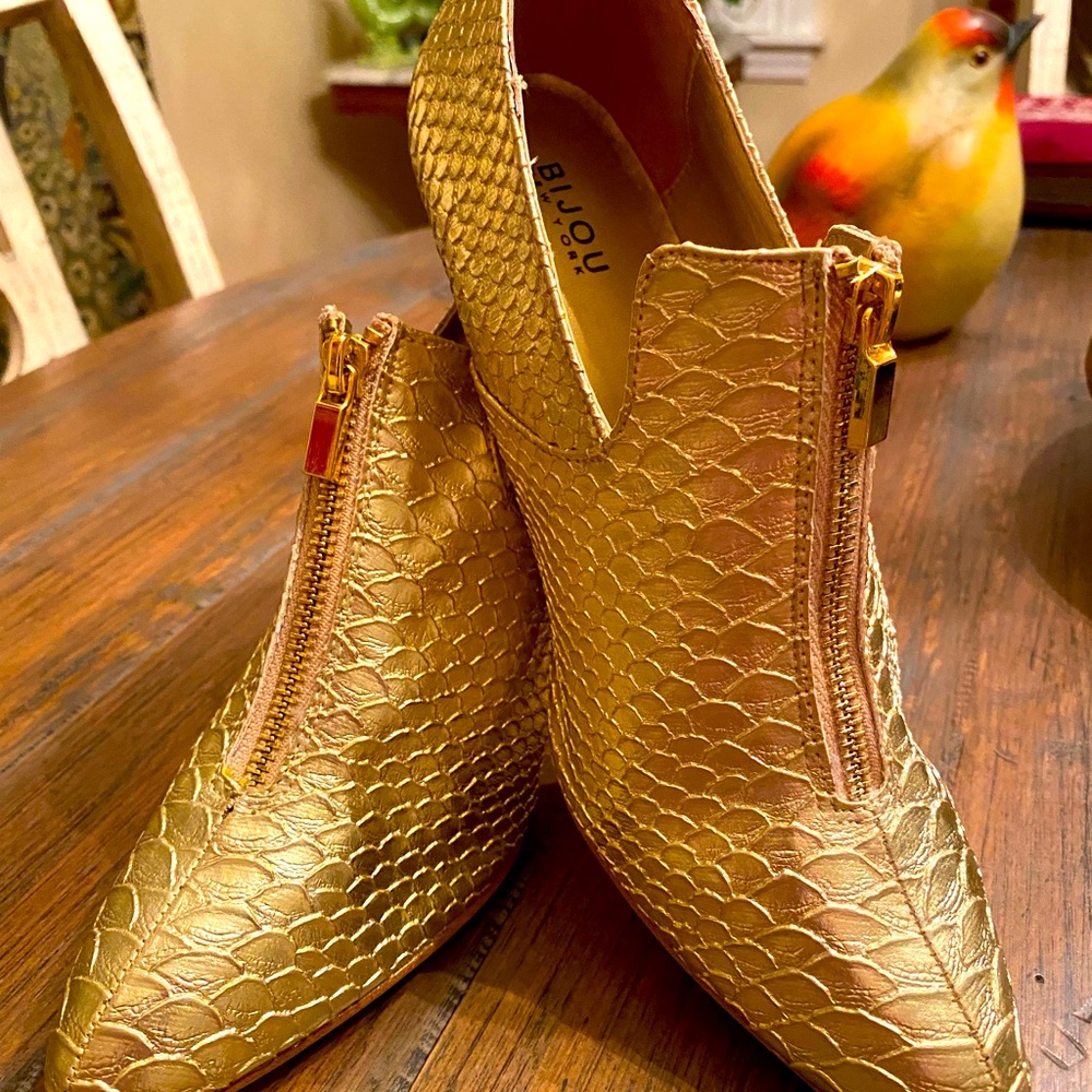 Bijou New York | S 8 1/2 W | Gold Metalic Snakeskin | Shootie/Bootie | NWOT